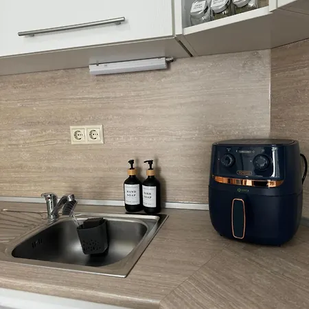 Апартаменти Elizi Summer House In South Bay *