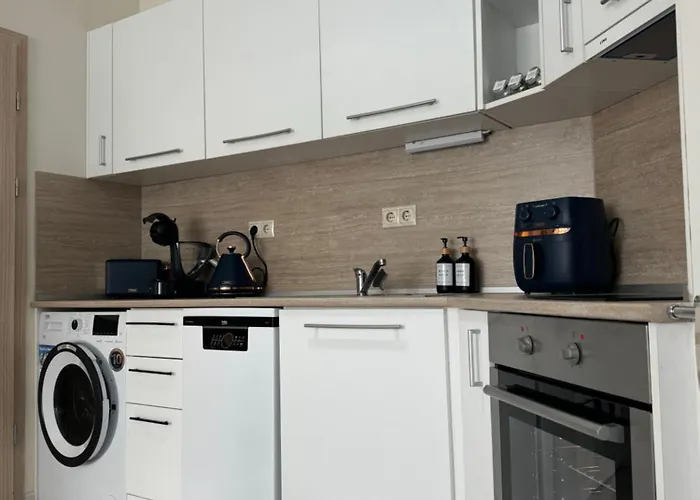 Elizi Summer House In South Bay