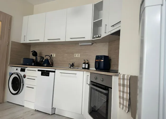 Elizi Summer House In South Bay