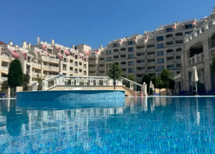 Elizi Summer House In South Bay *