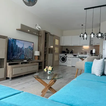 Апартаменты Elizi Summer House In South Bay