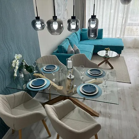Elizi Summer House In South Bay *