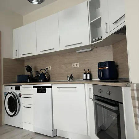 Elizi Summer House In South Bay Warna