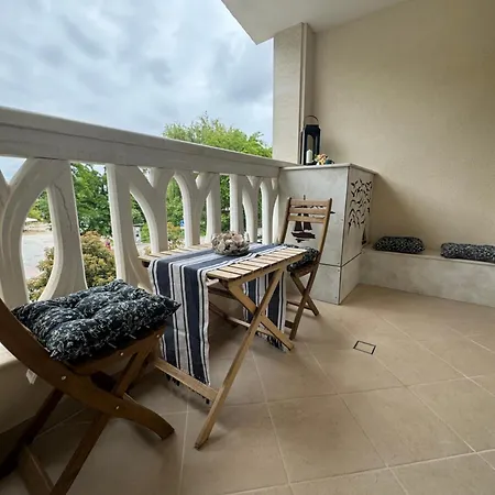 Apartment Elizi Summer House In South Bay