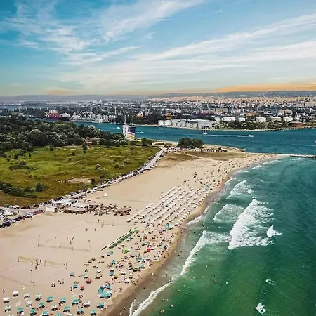 Elizi Summer House In South Bay Apartment