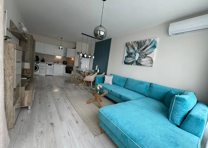 Elizi Summer House In South Bay