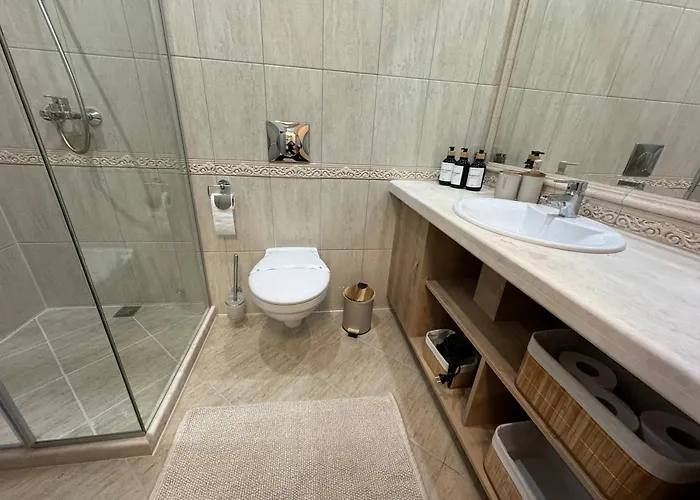 Elizi Summer House In South Bay *